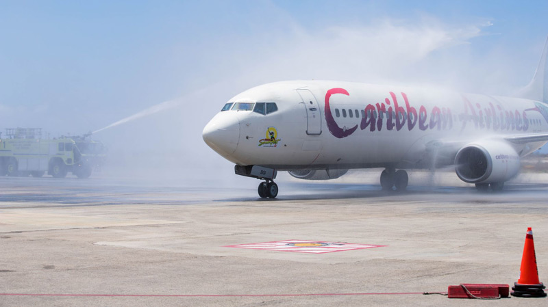 Selebrashon buelo inougural di Caribbean Airlines for di Trinidad & Tobago pa Kòrsou