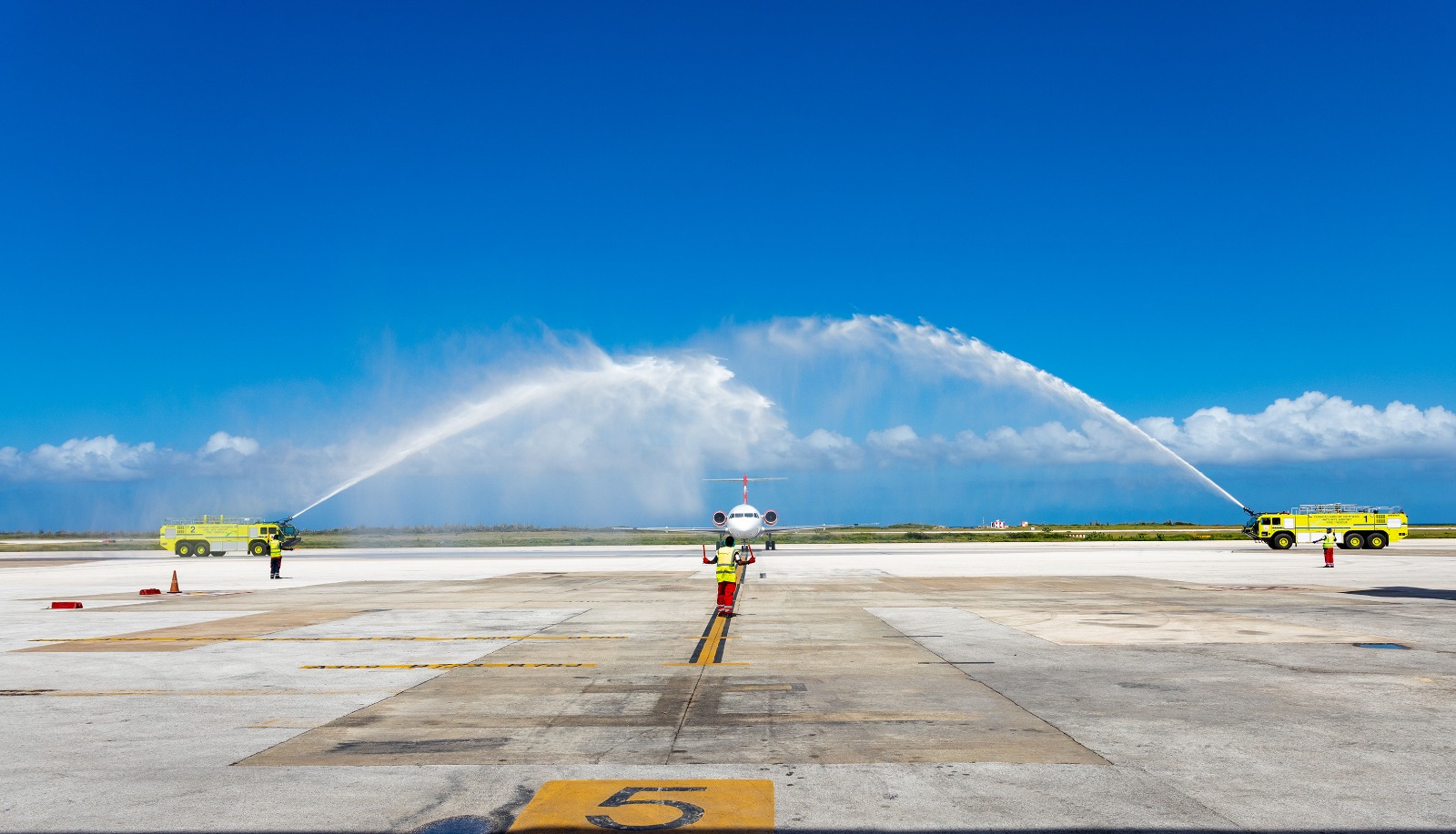 Celebrating Jetair’s inaugural flight on the Curaçao – Medellín route