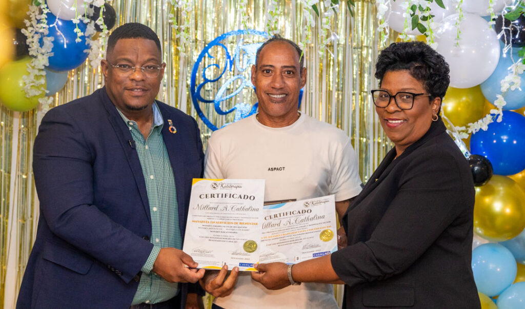 Certificate Ceremony for Massage Course - Curaçao Tourist Board